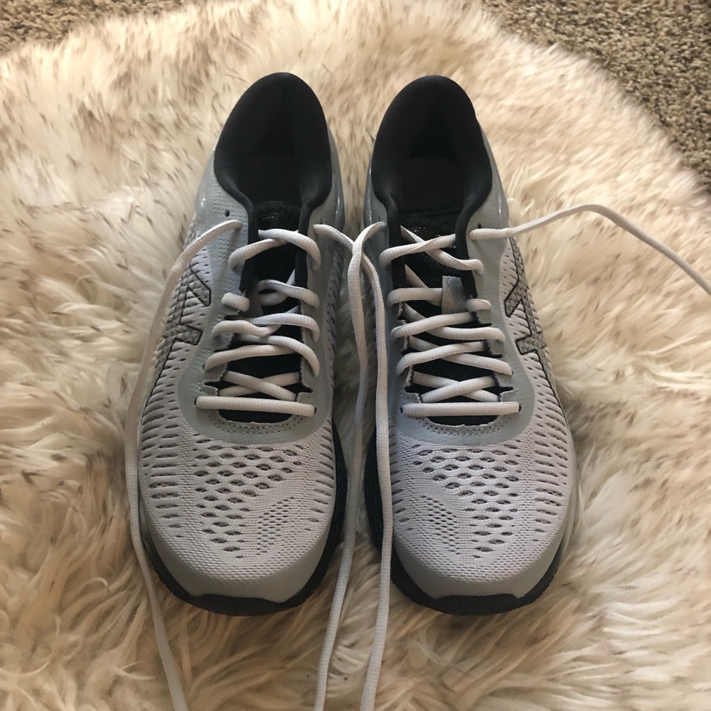 ASICS Gel Kayano 25 - NIB